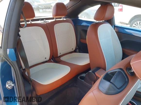 ✅ 2017 Volkswagen Beetle Fleet • VIN: 3VWF17ATXHM630753 • Lot: 41516106. Listed on IAAI with 62,841 mi. Free auction sales archive from the USA and detailed vehicle history report at DreamBid. Image 8.