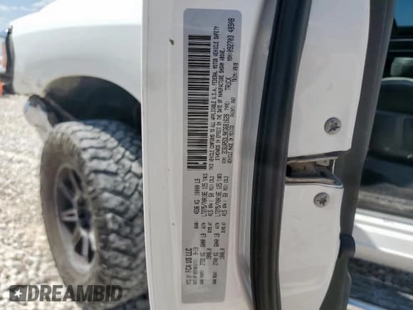 ✅ 2019 Ram 2500 Big Horn • VIN: 3C6UR5DL9KG681628 • Lot: 70843505. Wystawiony na Copart z przebiegiem 148 180 mil. Bezpłatny archiwum sprzedaży aukcyjnych z USA i szczegółowy raport historii pojazdu na DreamBid. Zdjęcie 12.