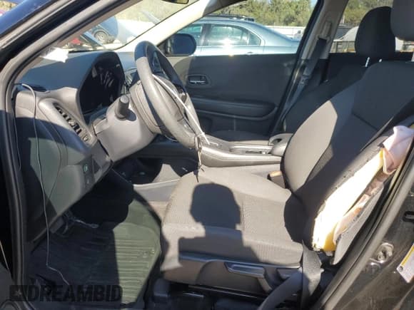 ✅ 2020 Honda HR-V LX • VIN: 3CZRU6H37LM737849 • Lot: 85931975. Wystawiony na Copart z przebiegiem 64 838 mil. Bezpłatny archiwum sprzedaży aukcyjnych z USA i szczegółowy raport historii pojazdu na DreamBid. Zdjęcie 7.