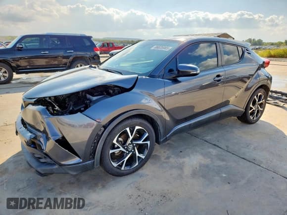 ✅ 2018 Toyota C-HR XLE • VIN: NMTKHMBX8JR018181 • Lot: 86635985. Wystawiony na Copart z przebiegiem 89 778 mil. Bezpłatny archiwum sprzedaży aukcyjnych z USA i szczegółowy raport historii pojazdu na DreamBid. Zdjęcie 1.