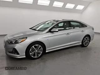 ✅ 2018 Hyundai Sonata Limited • VIN: KMHE34L37JA083492 • Лот: 58695545. Опубликован ранее на Copart с пробегом 127 770 миль. Бесплатный доступ к архиву аукционных продаж из США и подробный отчёт об истории автомобиля на DreamBid. Изображение 1.
