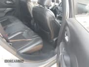 ✅ 2019 Jeep Cherokee Latitude Plus • VIN: 1C4PJMLB3KD288043 • Лот: 43130930. Опубликован ранее на IAAI с пробегом 193 872 миль. Бесплатный доступ к архиву аукционных продаж из США и подробный отчёт об истории автомобиля на DreamBid. Изображение 8.