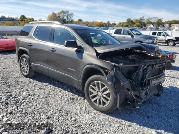 ✅ 2019 GMC Acadia SLE • VIN: 1GKKNLLS0KZ140626 • Lot: 90031265. Wystawiony na Copart z przebiegiem 101 895 mil. Bezpłatny archiwum sprzedaży aukcyjnych z USA i szczegółowy raport historii pojazdu na DreamBid. Zdjęcie 4.