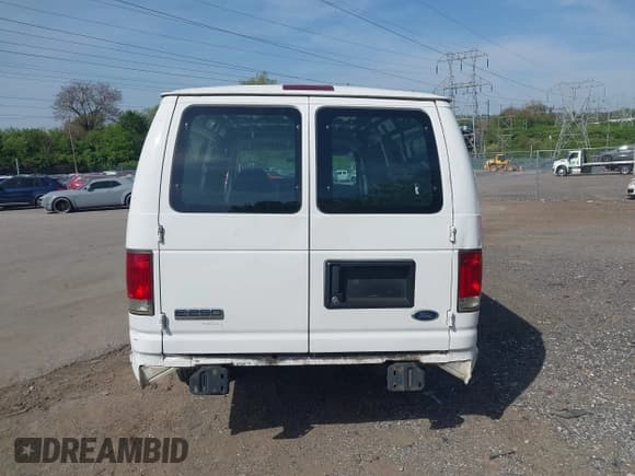 ✅ 2014 Ford Econoline Cargo Commercial • VIN: 1FTNS2EW2EDA83939 • Lot: 42159453. Wystawiony na IAAI z przebiegiem 148 947 mil. Bezpłatny archiwum sprzedaży aukcyjnych z USA i szczegółowy raport historii pojazdu na DreamBid. Zdjęcie 16.