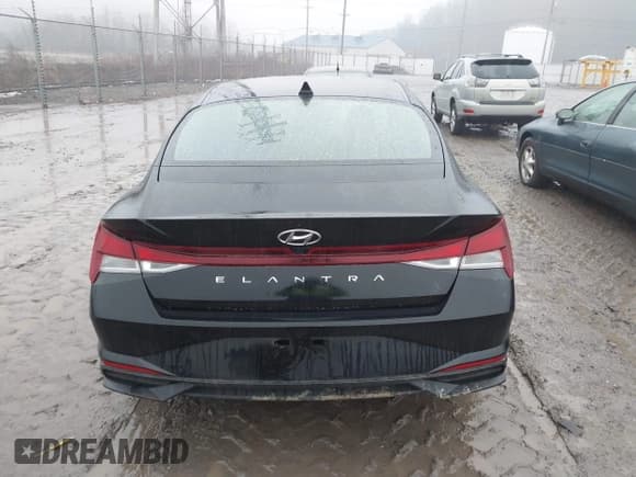 ✅ 2023 Hyundai Elantra SEL • VIN: 5NPLM4AGXPH090971 • Lot: 41464044. Listed on IAAI with 75,232 mi. Free auction sales archive from the USA and detailed vehicle history report at DreamBid. Image 17.