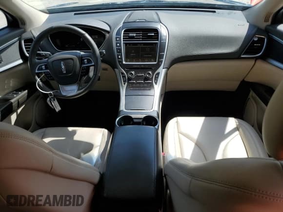 ✅ 2019 Lincoln Nautilus Standard • VIN: 2LMPJ6J95KBL35137 • Lot: 50643955. Listed on Copart with 68,699 mi. Free auction sales archive from the USA and detailed vehicle history report at DreamBid. Image 8.