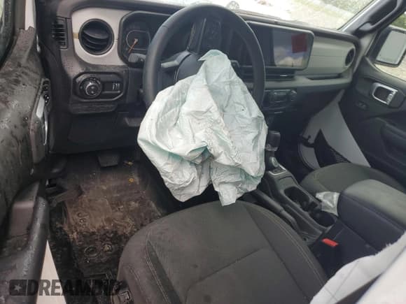 ✅ 2024 Jeep Gladiator Sport • VIN: 1C6JJTAG8RL133574 • Lot: 65717585. Wystawiony na Copart z przebiegiem 18 907 mil. Bezpłatny archiwum sprzedaży aukcyjnych z USA i szczegółowy raport historii pojazdu na DreamBid. Zdjęcie 8.