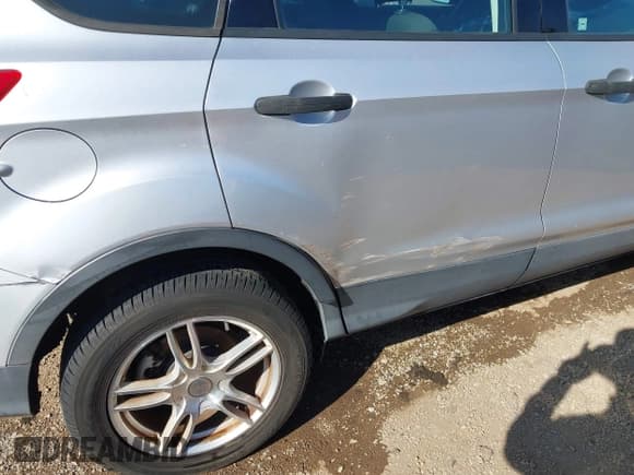 ✅ 2014 Ford Escape S • VIN: 1FMCU0F75EUD17533 • Lot: 43622490. Wystawiony na IAAI z przebiegiem 138 224 mil. Bezpłatny archiwum sprzedaży aukcyjnych z USA i szczegółowy raport historii pojazdu na DreamBid. Zdjęcie 6.