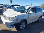 ✅ 2010 Toyota Highlander Limited • VIN: JTEJW3EH1A2047476 • Lot: 43799497. Listed on IAAI with 176,602 mi. Free auction sales archive from the USA and detailed vehicle history report at DreamBid. Image 2.