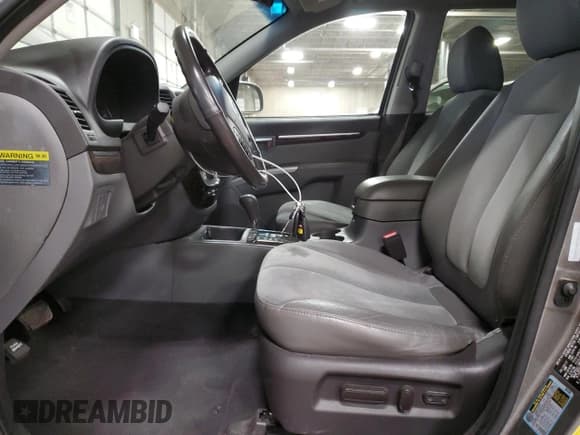 ✅ 2011 Hyundai Santa Fe SE • VIN: 5XYZHDAG1BG090212 • Lot: 41520085. Listed on Copart with 103,459 mi. Free auction sales archive from the USA and detailed vehicle history report at DreamBid. Image 7.