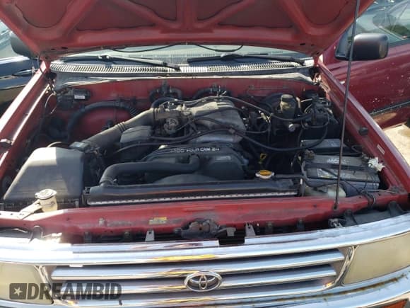 ✅ 1998 Toyota T100 DX • VIN: JT4UN22D3W0052312 • Лот: 68147354. Опубликован ранее на Copart с пробегом 232 775 миль. Бесплатный доступ к архиву аукционных продаж из США и подробный отчёт об истории автомобиля на DreamBid. Изображение 11.