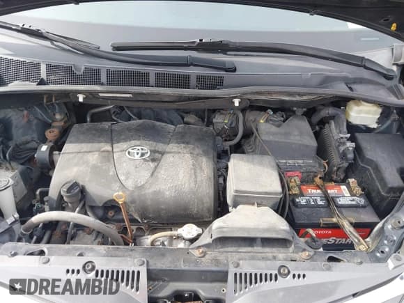 ✅ 2018 Toyota Sienna XLE • VIN: 5TDDZ3DC9JS190621 • Lot: 41777729. Listed on IAAI with 96,089 mi. Free auction sales archive from the USA and detailed vehicle history report at DreamBid. Image 10.