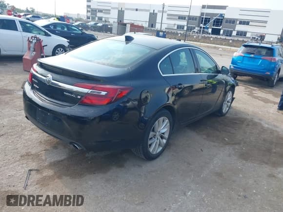 ✅ 2015 Buick Regal Premium I • VIN: 2G4GN5EX4F9120591 • Lot: 43077445. Wystawiony na IAAI z przebiegiem 198 345 mil. Bezpłatny archiwum sprzedaży aukcyjnych z USA i szczegółowy raport historii pojazdu na DreamBid. Zdjęcie 4.