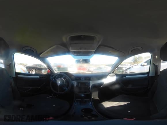 ✅ 2016 Volkswagen Passat S • VIN: 1VWAS7A3XGC054766 • Lot: 41686319. Wystawiony na IAAI z przebiegiem 154 492 mil. Bezpłatny archiwum sprzedaży aukcyjnych z USA i szczegółowy raport historii pojazdu na DreamBid. Zdjęcie 18.