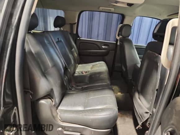 ✅ 2010 Chevrolet Suburban LS • VIN: 1GNUCHE0XAR161346 • Lot: 81223895. Listed on Copart with 211,599 mi. Free auction sales archive from the USA and detailed vehicle history report at DreamBid. Image 11.