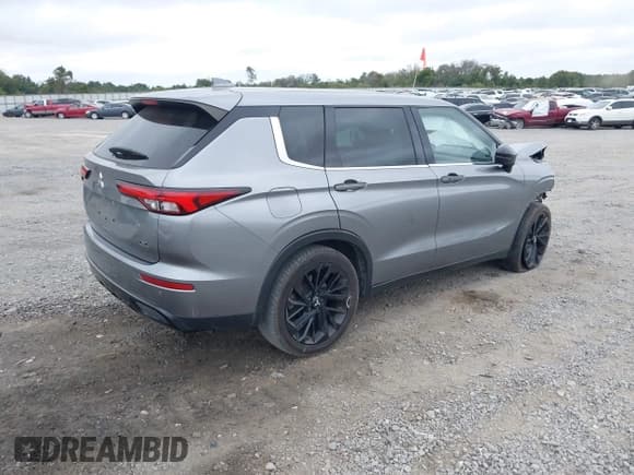 ✅ 2023 Mitsubishi Outlander SE • VIN: JA4J3UA85PZ048682 • Lot: 43321476. Wystawiony na IAAI z przebiegiem 52 760 mil. Bezpłatny archiwum sprzedaży aukcyjnych z USA i szczegółowy raport historii pojazdu na DreamBid. Zdjęcie 4.