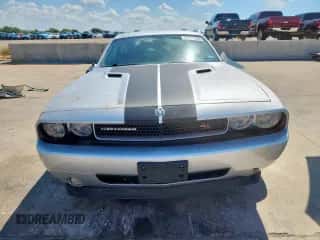 2009 Dodge Challenger R/T с VIN 2B3LJ54T79H602061, выставлен на аукционе Copart как лот 81770335 с пробегом 69 701 миль миль и Списание • Salvage title. История ставок и продаж доступна на DreamBid. Изображение 5.