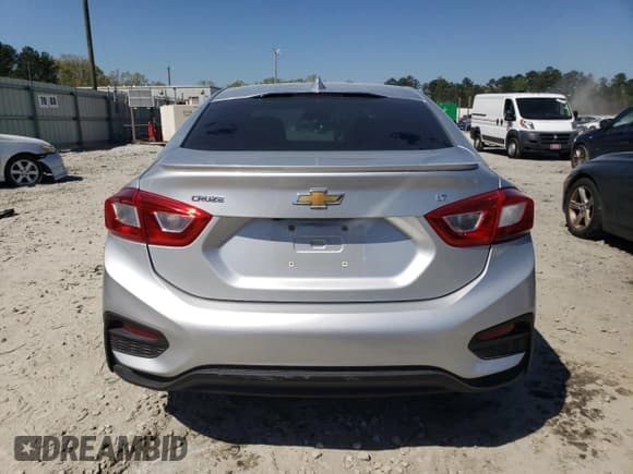 ✅ 2017 Chevrolet Cruze LT • VIN: 1G1BE5SM4H7263157 • Lot: 46839503. Listed on Copart with 90,330 mi. Free auction sales archive from the USA and detailed vehicle history report at DreamBid. Image 6.