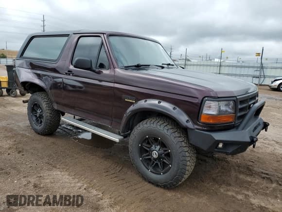 ✅ 1994 Ford Bronco Eddie Bauer • VIN: 1FMEU15N9RLA10733 • Lot: 70372525. Listed on Copart with 169,130 mi. Free auction sales archive from the USA and detailed vehicle history report at DreamBid. Image 4.