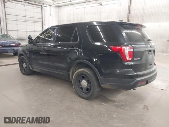 ✅ 2018 Ford Police Interceptor Utility • VIN: 1FM5K8AR0JGC75626 • Лот: 43339207. Опубликован ранее на IAAI с пробегом 100 798 миль. Бесплатный доступ к архиву аукционных продаж из США и подробный отчёт об истории автомобиля на DreamBid. Изображение 3.