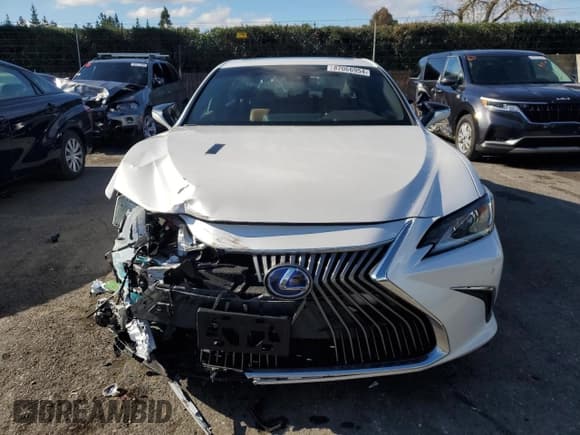 ✅ 2020 Lexus ES 300h • VIN: 58AD21B1XLU006283 • Lot: 87066954. Wystawiony na Copart z przebiegiem 15 823 mil. Bezpłatny archiwum sprzedaży aukcyjnych z USA i szczegółowy raport historii pojazdu na DreamBid. Zdjęcie 5.