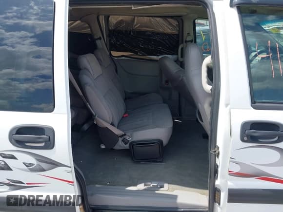 ✅ 2000 Chevrolet Venture Plus 1SB • VIN: 1GNDU03E2YD128832 • Lot: 41984520. Listed on IAAI with Not provided. Free auction sales archive from the USA and detailed vehicle history report at DreamBid. Image 8.