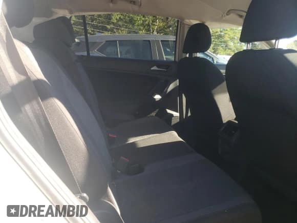 ✅ 2019 Volkswagen Tiguan S • VIN: 3VV1B7AXXKM090200 • Lot: 89528235. Listed on Copart with 87,213 mi. Free auction sales archive from the USA and detailed vehicle history report at DreamBid. Image 11.