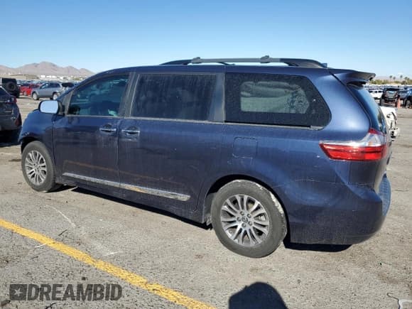 ✅ 2018 Toyota Sienna XLE Auto Access Seat • VIN: 5TDYZ3DC2JS929068 • Lot: 72091055. Listed on Copart with 80,417 mi. Free auction sales archive from the USA and detailed vehicle history report at DreamBid. Image 2.
