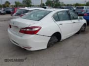 ✅ 2017 Honda Accord EX-L • VIN: 1HGCR2F88HA157648 • Lot: 43292040. Wystawiony na IAAI z przebiegiem 69 973 mil. Bezpłatny archiwum sprzedaży aukcyjnych z USA i szczegółowy raport historii pojazdu na DreamBid. Zdjęcie 4.