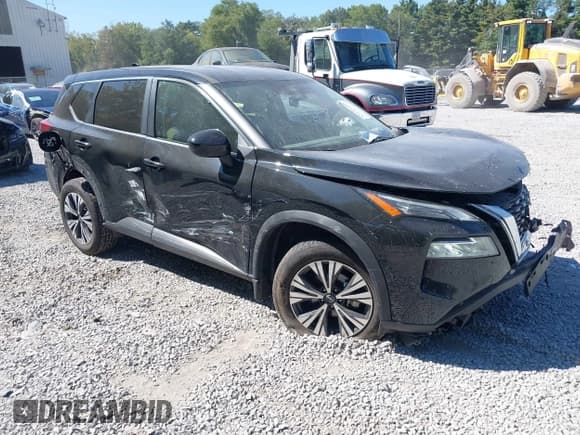 ✅ 2023 Nissan Rogue SV • VIN: JN8BT3BB5PW195332 • Lot: 43253166. Wystawiony na IAAI z przebiegiem 64 184 mil. Bezpłatny archiwum sprzedaży aukcyjnych z USA i szczegółowy raport historii pojazdu na DreamBid. Zdjęcie 1.