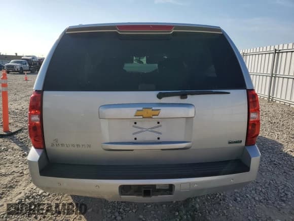 ✅ 2012 Chevrolet Suburban LT • VIN: 1GNSKJE72CR172827 • Lot: 74595184. Wystawiony na Copart z przebiegiem Nie podano. Bezpłatny archiwum sprzedaży aukcyjnych z USA i szczegółowy raport historii pojazdu na DreamBid. Zdjęcie 6.