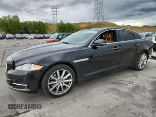 ✅ 2013 Jaguar XJ • VIN: SAJWJ1CD5D8V48824 • Lot: 80549215. Wystawiony na Copart z przebiegiem Nie podano. Bezpłatny archiwum sprzedaży aukcyjnych z USA i szczegółowy raport historii pojazdu na DreamBid. Zdjęcie 1.