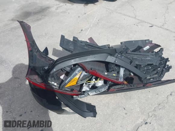 ✅ 2018 Hyundai Elantra Limited • VIN: 5NPD84LF6JH309042 • Lot: 41951054. Listed on IAAI with 142,344 mi. Free auction sales archive from the USA and detailed vehicle history report at DreamBid. Image 12.