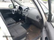 ✅ 2007 Suzuki SX4 • VIN: JS2YB413975108407 • Lot: 42422076. Wystawiony na IAAI z przebiegiem 160 697 mil. Bezpłatny archiwum sprzedaży aukcyjnych z USA i szczegółowy raport historii pojazdu na DreamBid. Zdjęcie 5.