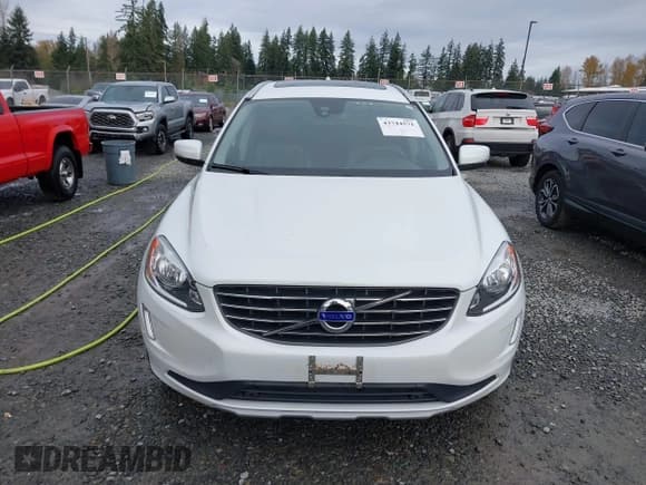 ✅ 2016 Volvo XC60 T6 • VIN: YV4902RK8G2801164 • Lot: 43744571. Wystawiony na IAAI z przebiegiem 67 022 mil. Bezpłatny archiwum sprzedaży aukcyjnych z USA i szczegółowy raport historii pojazdu na DreamBid. Zdjęcie 13.