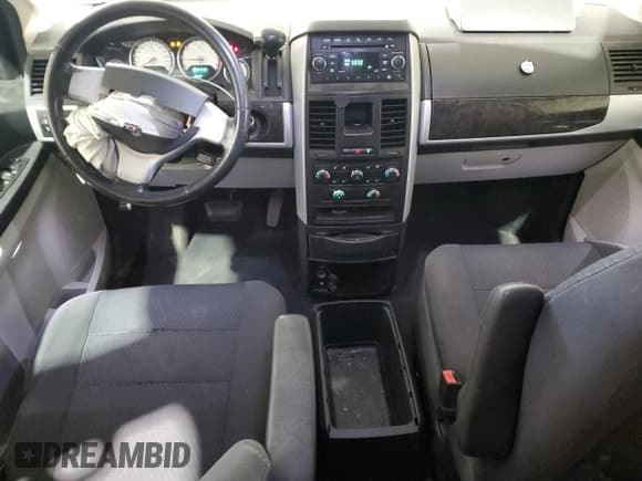 ✅ 2010 Dodge Grand Caravan SXT • VIN: 2D4RN5D11AR211579 • Лот: 90402115. Опубликован ранее на Copart с пробегом 194 474 миль. Бесплатный доступ к архиву аукционных продаж из США и подробный отчёт об истории автомобиля на DreamBid. Изображение 8.