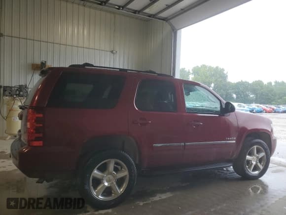 ✅ 2011 Chevrolet Tahoe LS • VIN: 1GNSKAE02BR298705 • Лот: 67391735. Опубликован ранее на Copart с пробегом 110 489 миль. Бесплатный доступ к архиву аукционных продаж из США и подробный отчёт об истории автомобиля на DreamBid. Изображение 3.