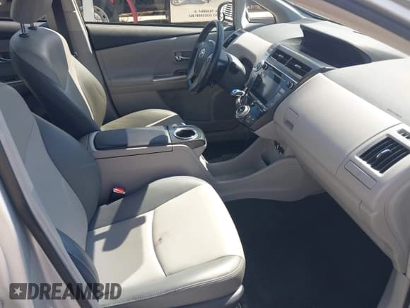 ✅ 2015 Toyota Prius Two • VIN: JTDZN3EU0FJ024050 • Lot: 42839738. Listed on IAAI with 153,906 mi. Free auction sales archive from the USA and detailed vehicle history report at DreamBid. Image 5.