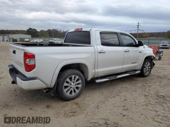 ✅ 2017 Toyota Tundra Limited • VIN: 5TFFW5F15HX224678 • Lot: 81339224. Listed on Copart with 127,431 mi. Free auction sales archive from the USA and detailed vehicle history report at DreamBid. Image 3.