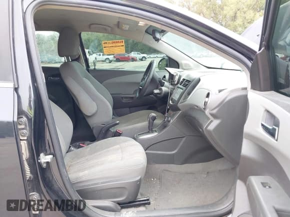 ✅ 2014 Chevrolet Sonic LT • VIN: 1G1JC5SH0E4193772 • Lot: 43435827. Listed on IAAI with 122,088 mi. Free auction sales archive from the USA and detailed vehicle history report at DreamBid. Image 5.