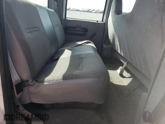 ✅ 2005 Ford F-250 XL • VIN: 1FTSW21535EC49075 • Лот: 49804265. Опубликован ранее на Copart с пробегом 31 506 миль. Бесплатный доступ к архиву аукционных продаж из США и подробный отчёт об истории автомобиля на DreamBid. Изображение 10.