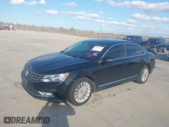 ✅ 2016 Volkswagen Passat SE • VIN: 1VWBS7A32GC061909 • Lot: 43895144. Wystawiony na IAAI z przebiegiem 149 167 mil. Bezpłatny archiwum sprzedaży aukcyjnych z USA i szczegółowy raport historii pojazdu na DreamBid. Zdjęcie 6.