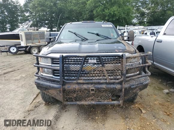✅ 2015 Chevrolet Silverado 2500HD LTZ • VIN: 1GC1KWE8XFF108423 • Lot: 62921895. Wystawiony na Copart z przebiegiem 270 548 mil. Bezpłatny archiwum sprzedaży aukcyjnych z USA i szczegółowy raport historii pojazdu na DreamBid. Zdjęcie 5.