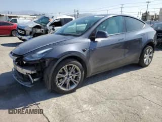 ✅ 2023 Tesla Model Y Long Range • VIN: 7SAYGDEEXPA119664 • Lot: 81953525. Wystawiony na Copart z przebiegiem 71 995 mil. Bezpłatny archiwum sprzedaży aukcyjnych z USA i szczegółowy raport historii pojazdu na DreamBid. Zdjęcie 1.
