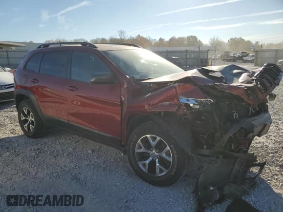 ✅ 2016 Jeep Cherokee Trailhawk • VIN: 1C4PJMBS5GW169634 • Lot: 92842975. Wystawiony na Copart z przebiegiem 66 835 mil. Bezpłatny archiwum sprzedaży aukcyjnych z USA i szczegółowy raport historii pojazdu na DreamBid. Zdjęcie 4.