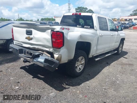 ✅ 2017 Chevrolet Silverado 1500 LT • VIN: 3GCUKREH1HG462136 • Lot: 42502771. Listed on IAAI with 187,822 mi. Free auction sales archive from the USA and detailed vehicle history report at DreamBid. Image 4.