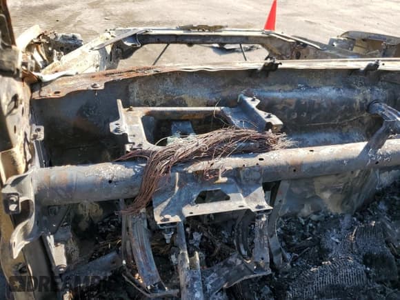 ✅ 2020 Chevrolet Silverado 1500 LTZ • VIN: 3GCUYGED3LG377548 • Lot: 75995854. Wystawiony na Copart z przebiegiem Nie podano. Bezpłatny archiwum sprzedaży aukcyjnych z USA i szczegółowy raport historii pojazdu na DreamBid. Zdjęcie 9.