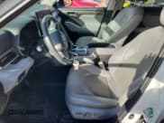 ✅ 2023 Toyota Highlander Hybrid Limited • VIN: 5TDXBRCHXPS583571 • Лот: 92426155. Опубликован ранее на Copart с пробегом 18 226 миль. Бесплатный доступ к архиву аукционных продаж из США и подробный отчёт об истории автомобиля на DreamBid. Изображение 7.