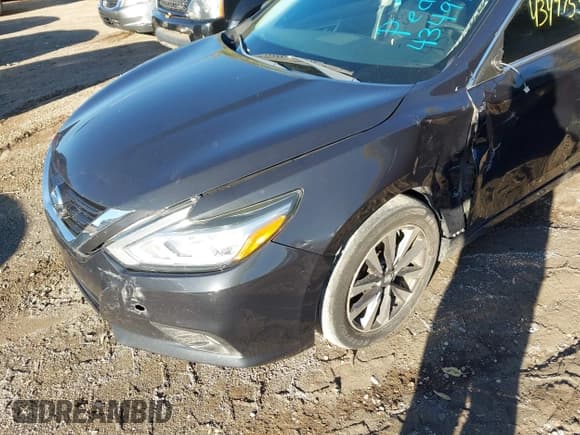 ✅ 2017 Nissan Altima SV • VIN: 1N4AL3AP9HC284916 • Lot: 43497535. Wystawiony na IAAI z przebiegiem 105 111 mil. Bezpłatny archiwum sprzedaży aukcyjnych z USA i szczegółowy raport historii pojazdu na DreamBid. Zdjęcie 6.