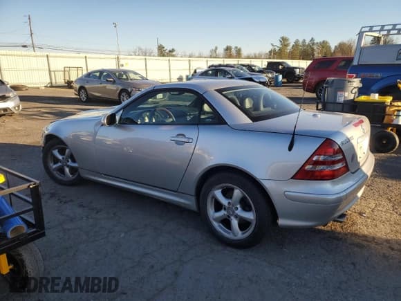✅ 2004 Mercedes-Benz SLK 230/320 • VIN: WDBKK65F44F307921 • Lot: 80109254. Listed on Copart with 53,941 mi. Free auction sales archive from the USA and detailed vehicle history report at DreamBid. Image 2.